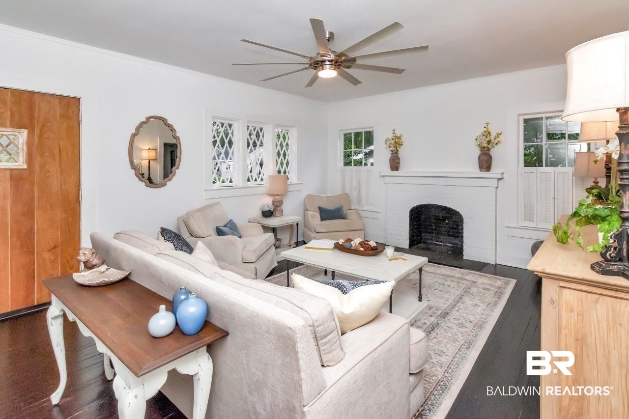54 Crenshaw Street Mobile, AL 36606 - Photo 3 of 30