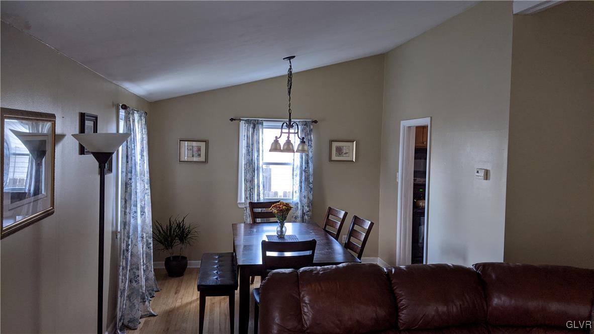 2726 Nottingham Road Bethlehem, PA 18017 - Photo 5 of 17 Dining area