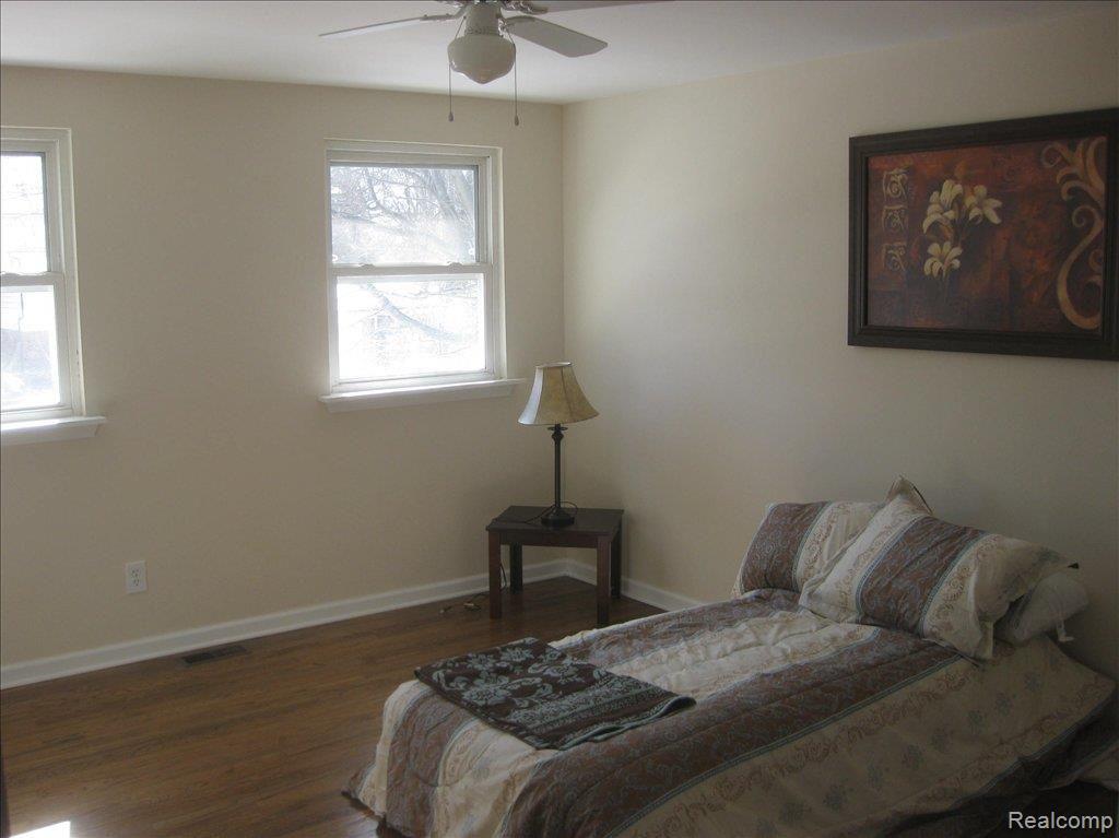 18633 Davidson Road Fraser, MI 48026 - Photo 8 of 15 Pictures 034