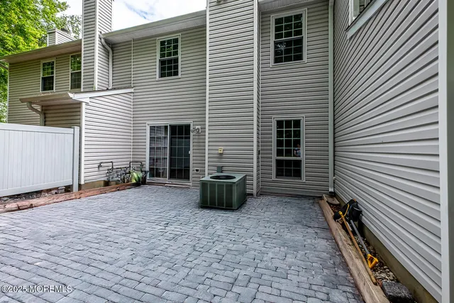 $499,000 | 90 Foxwood Place, Morganville, NJ 07751