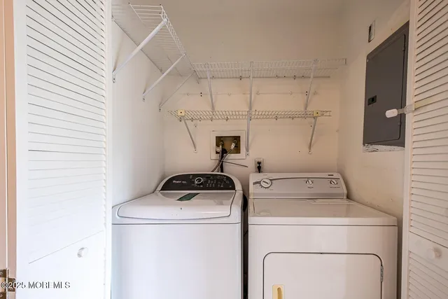 $499,000 | 90 Foxwood Place, Morganville, NJ 07751