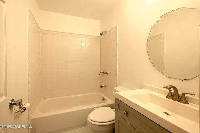 $499,000 | 90 Foxwood Place, Morganville, NJ 07751