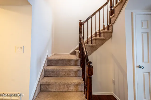 $499,000 | 90 Foxwood Place, Morganville, NJ 07751