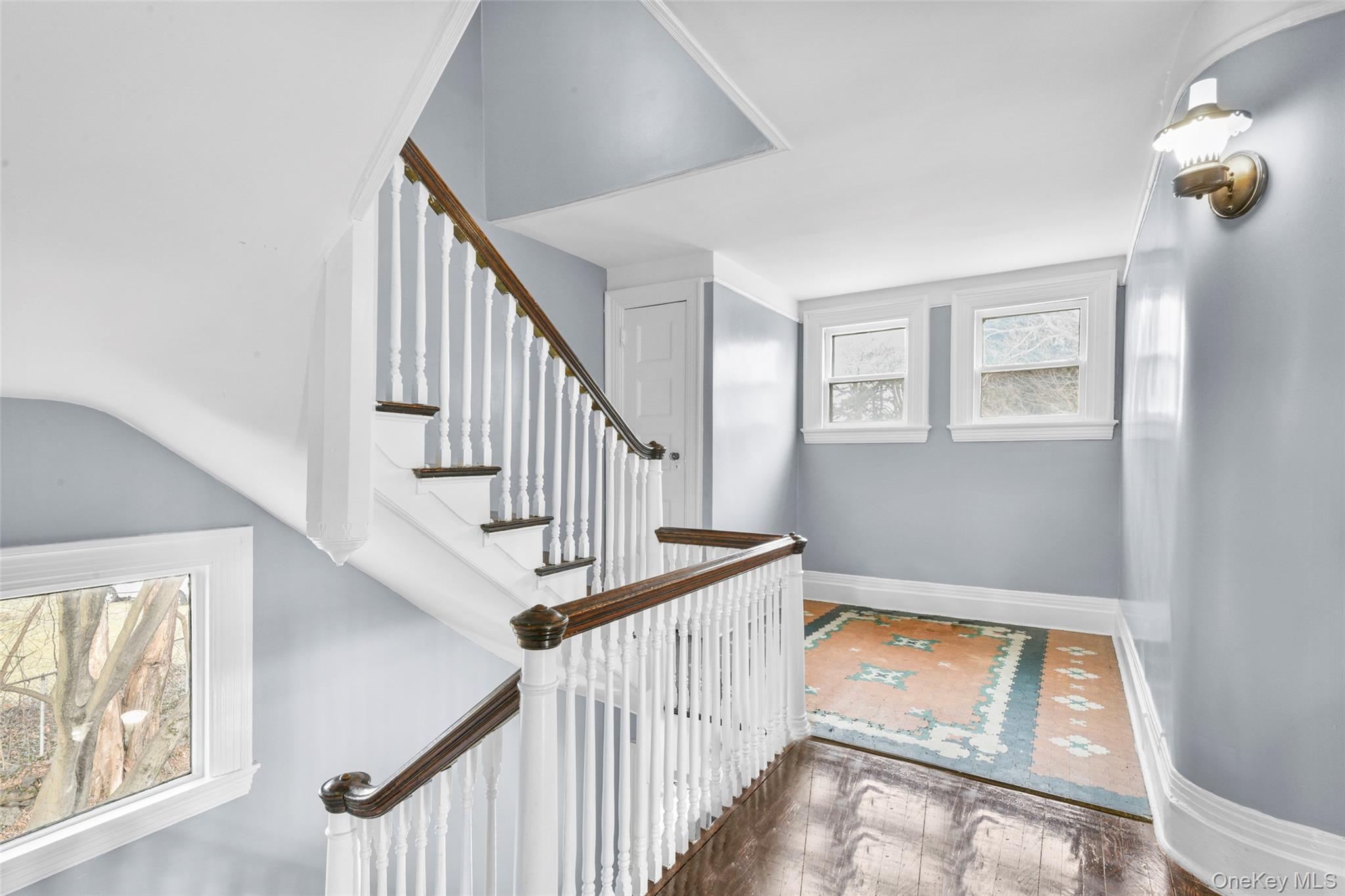 8 The Serpentine New Rochelle, NY 10801 - Photo 20 of 48 a view of entryway