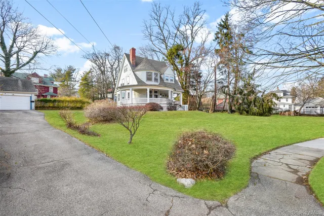 $849,000 | 8 The Serpentine, New Rochelle, NY 10801