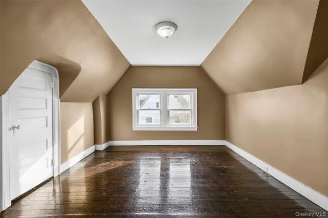 $849,000 | 8 The Serpentine, New Rochelle, NY 10801