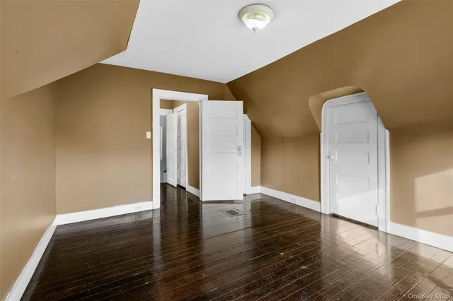 $849,000 | 8 The Serpentine, New Rochelle, NY 10801