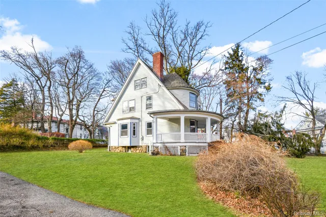 $849,000 | 8 The Serpentine, New Rochelle, NY 10801