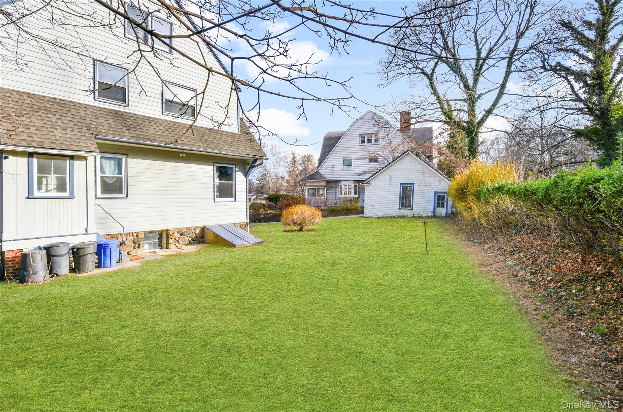 8 The Serpentine New Rochelle, NY 10801 - Photo 42 of 47 The garden!