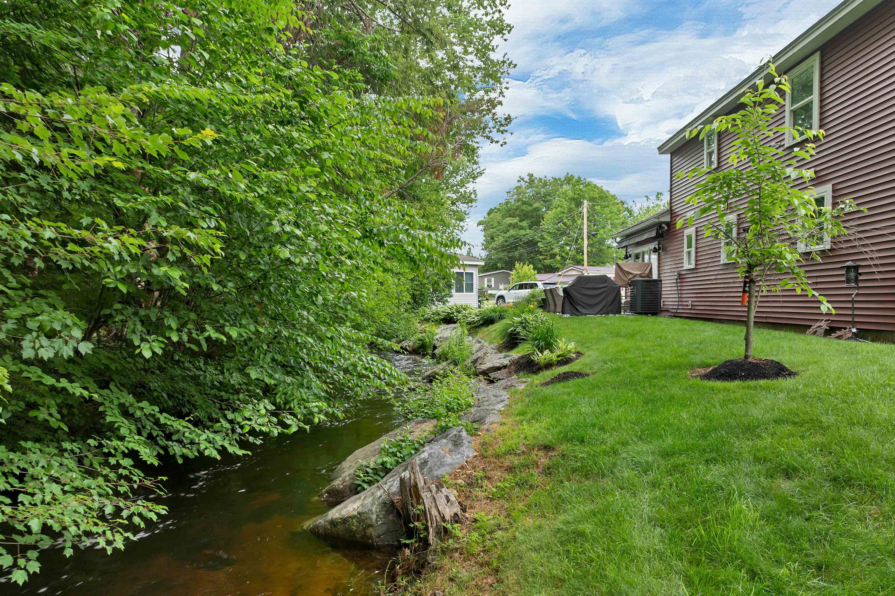 3 5th Street Belmont, NH 03220 - Photo 8 of 59