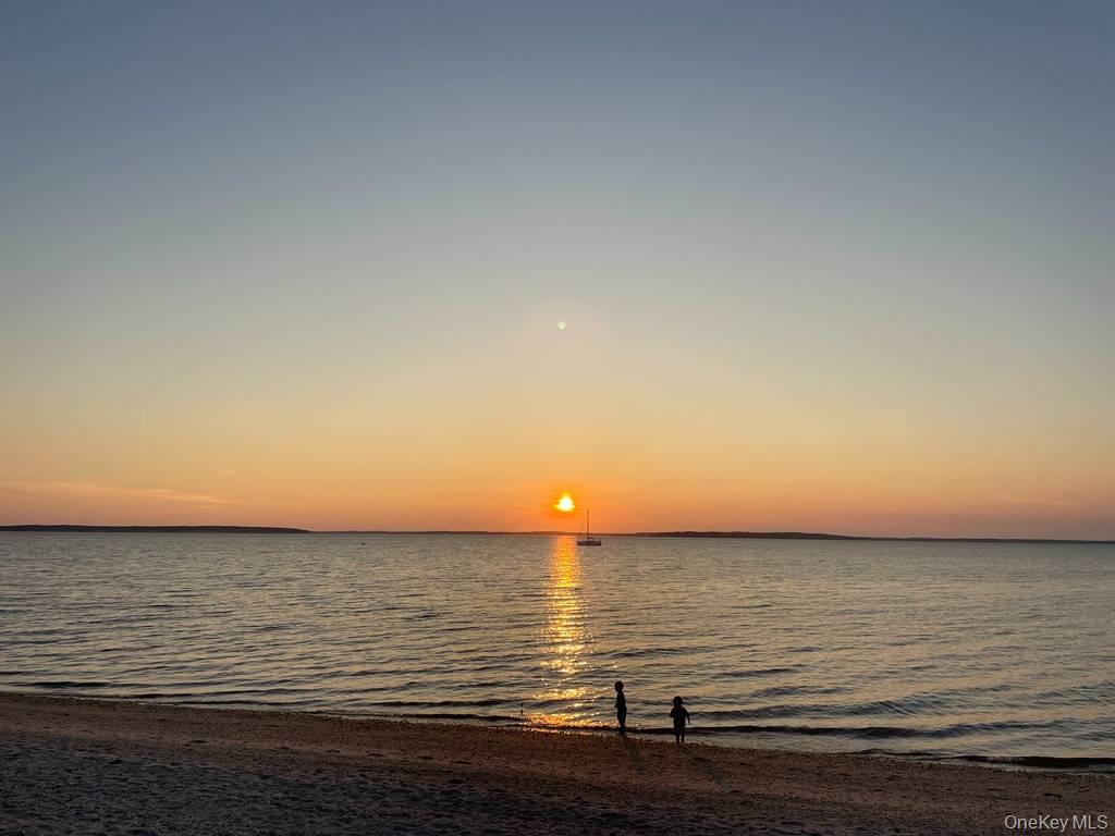 10 Bayview Road Southampton, NY 11968 - Photo 3 of 31 Community Beach