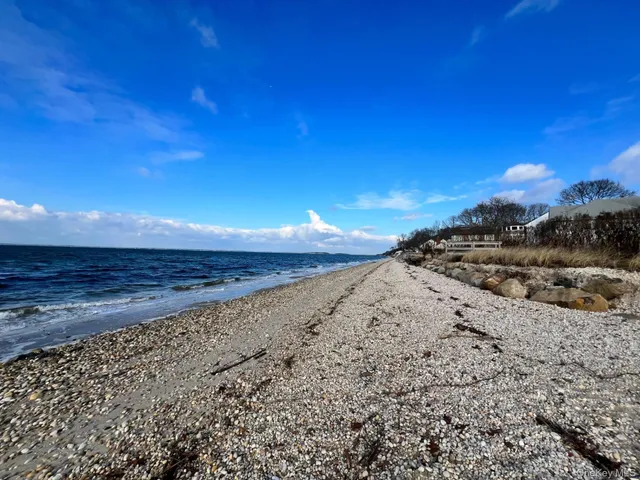 $3,295,000 | 10 Bayview Road, Southampton, NY 11968