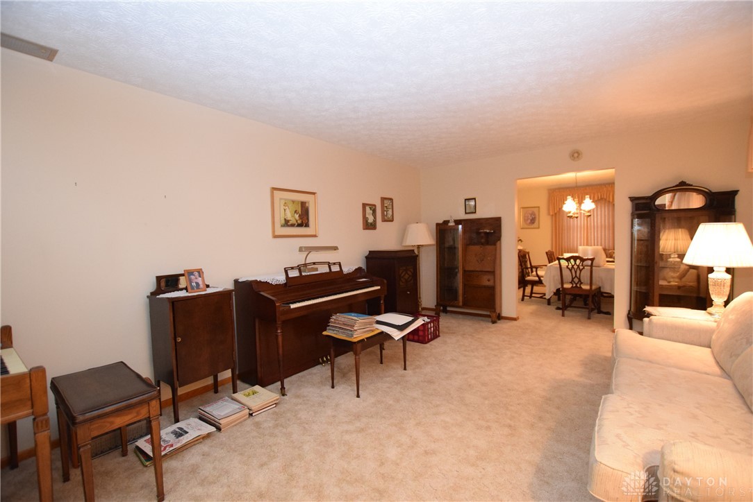 2126 Liberty Road New Carlisle, OH 45344 - Photo 4 of 43