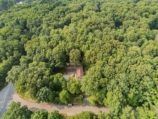 11998 Lynch Road Battle Creek, MI 49014 - Photo 8 of 23 005_11998_lynch_rd_battle_creek_mi_49014