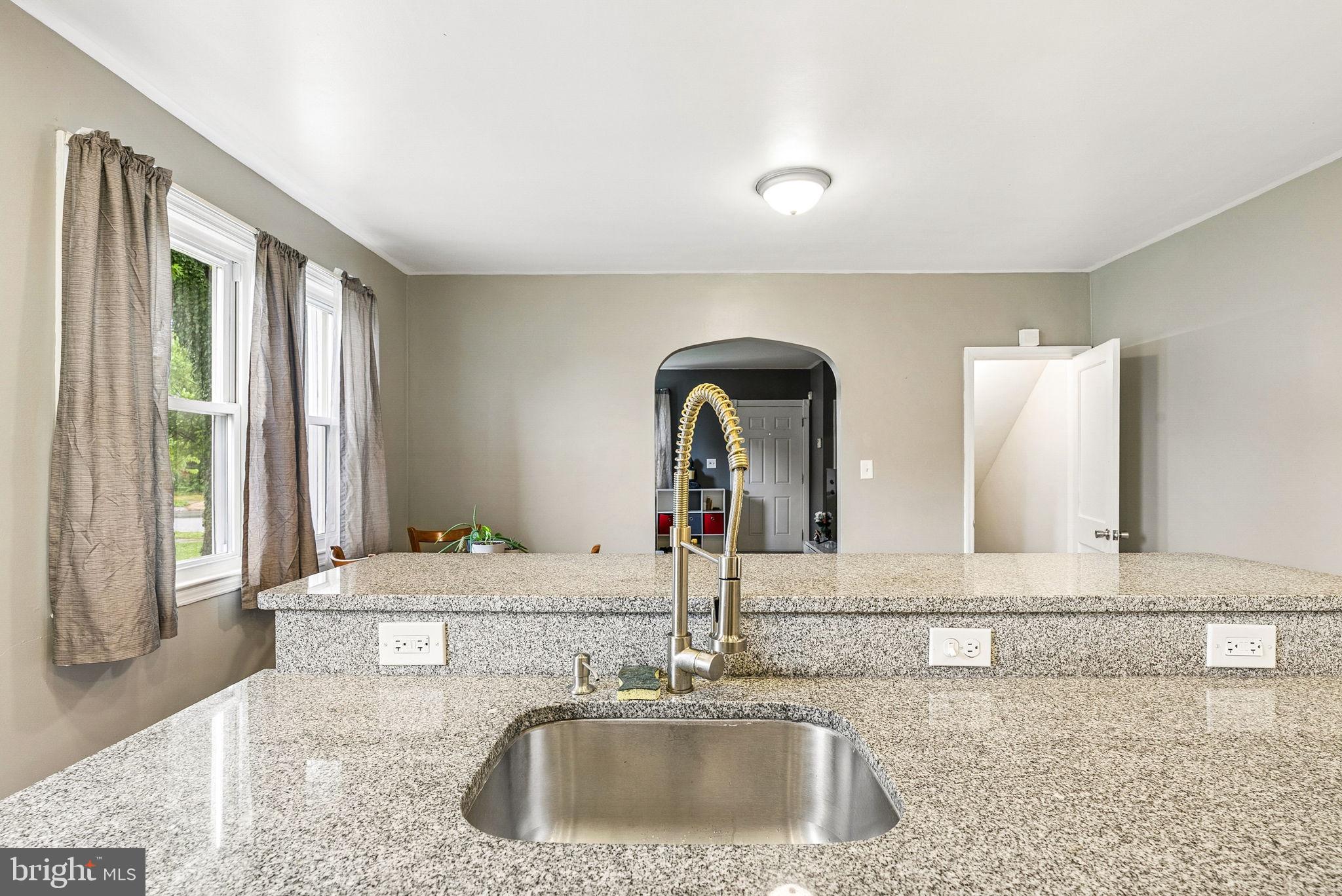 4601 Sunbrook Avenue Baltimore, MD 21206 - Photo 13 of 40