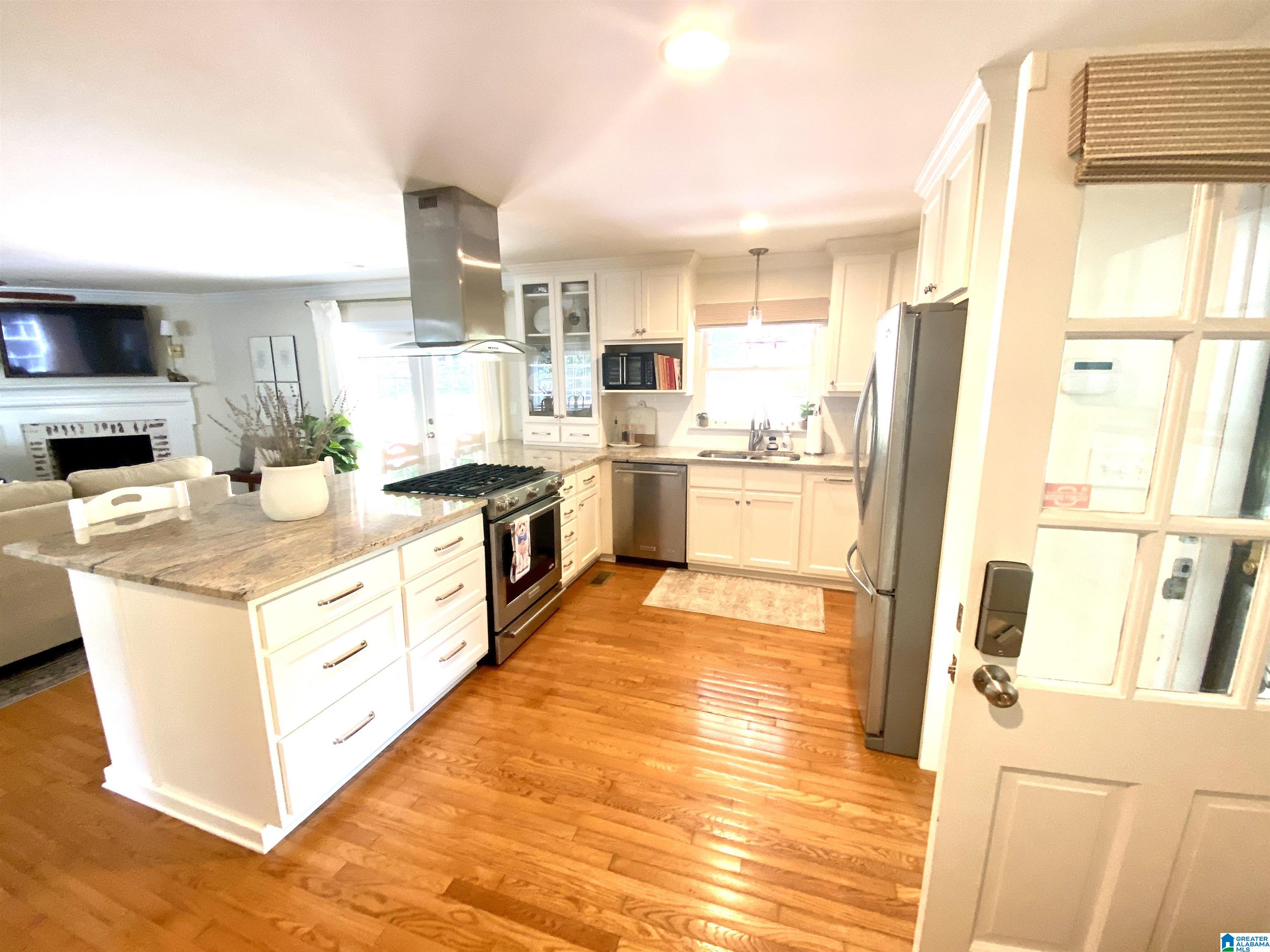 301 Shamrock Road Anniston, AL 36207 - Photo 4 of 43