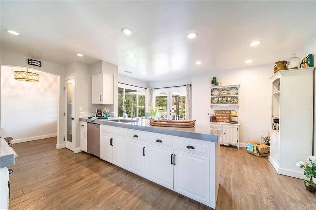 13682 Wheeler Place Tustin, CA 92780 - Photo 12 of 39