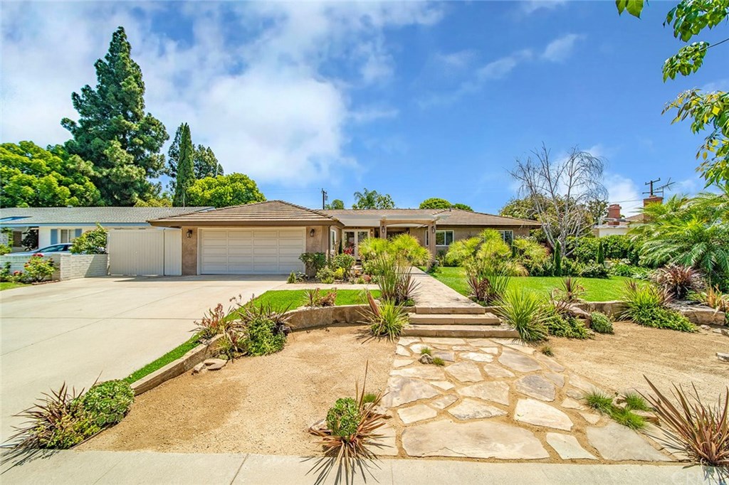 13682 Wheeler Place Tustin, CA 92780 - Photo 3 of 39