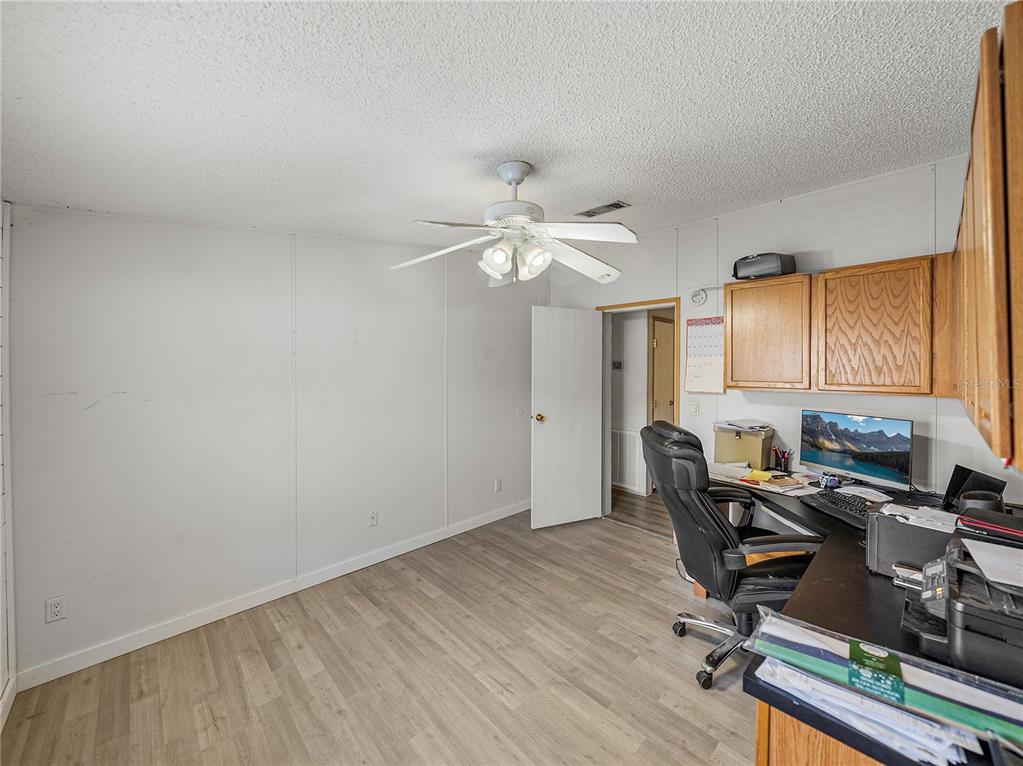 11404 Lithia Pinecrest Road Lithia, FL 33547 - Photo 25 of 63