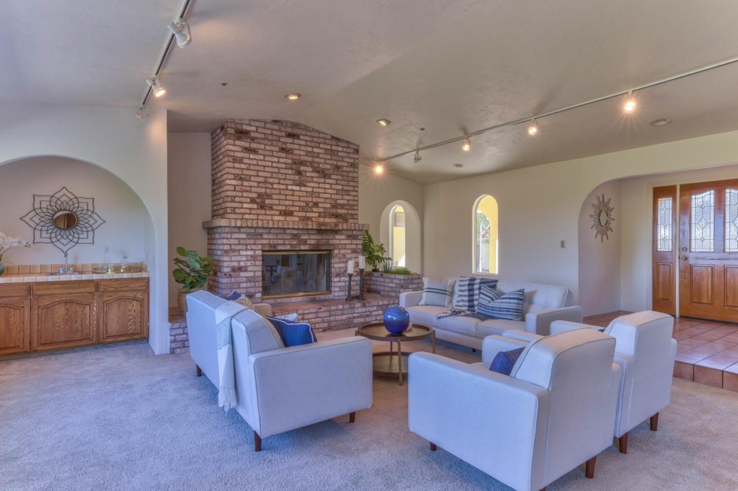 25380 Boots Road Monterey, CA 93940 - Photo 9 of 43 Gallery Image 9