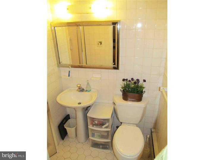 103 Parry Road Cinnaminson, NJ 08077 - Photo 15 of 21 Master Bathroom