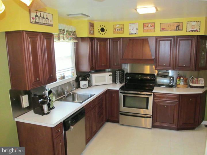 103 Parry Road Cinnaminson, NJ 08077 - Photo 7 of 21 Kitchen