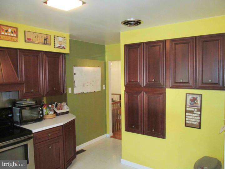 103 Parry Road Cinnaminson, NJ 08077 - Photo 8 of 21 Kitchen