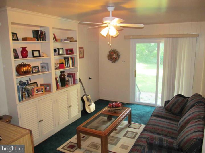 103 Parry Road Cinnaminson, NJ 08077 - Photo 10 of 21 Family Room