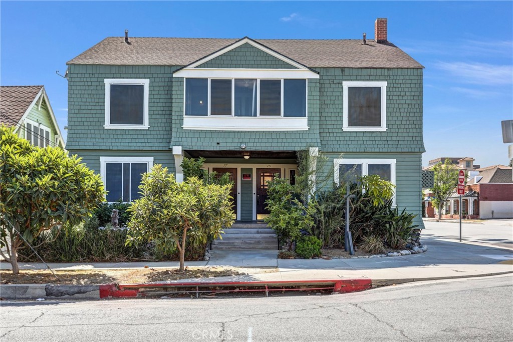 73 South Michigan Avenue Pasadena, CA 91106 - Photo 14 of 17 a front view of a house