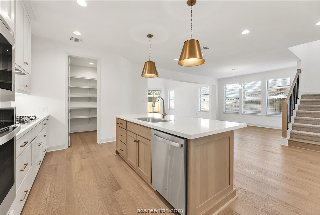 5084 Acadia Loop Bryan, TX 77802 - Photo 12 of 31 Photos depict previously completed Emma home. Selections and finishes may vary; please contact an RNL sales team for the latest information on this home.