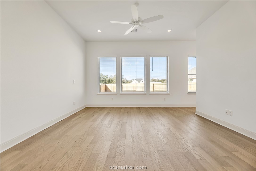 5084 Acadia Loop Bryan, TX 77802 - Photo 18 of 31 Photos depict previously completed Emma home. Selections and finishes may vary; please contact an RNL sales team for the latest information on this home.