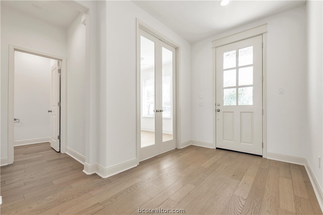 5084 Acadia Loop Bryan, TX 77802 - Photo 3 of 31 Photos depict previously completed Emma home. Selections and finishes may vary; please contact an RNL sales team for the latest information on this home.