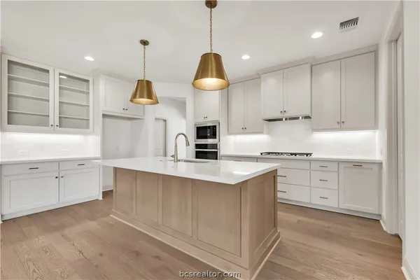 $591,900 | 5084 Acadia Loop, Bryan, TX 77802