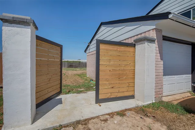 $2,200 | 8903 Kirkmont Drive, Houston, TX 77089