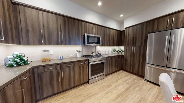 $4,673 | 3425 West Olive Avenue, Unit 205, Burbank, CA 91505