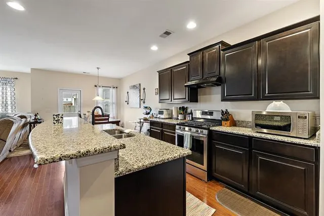 $3,195 | 2124 Gammon Street, Charleston, SC 29414