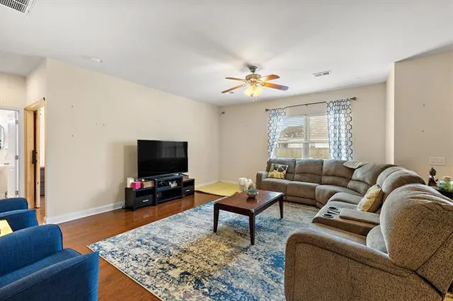 $3,195 | 2124 Gammon Street, Charleston, SC 29414