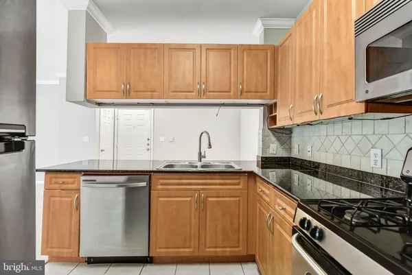 $2,450 | 12120 Garden Ridge Lane, Unit 204, Fairfax, VA 22030