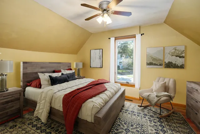 $2,195 | 894 23rd Avenue Southeast, Minneapolis, MN 55414