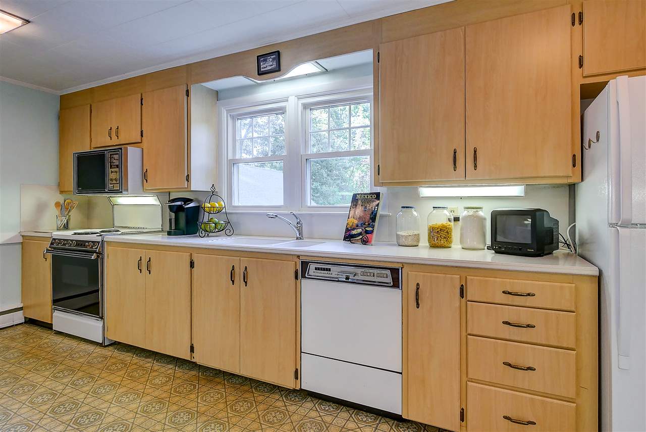 78 Gilcreast Road Londonderry, NH 03053 - Photo 11 of 40 Gallery Image 11