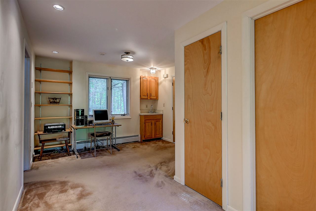 78 Gilcreast Road Londonderry, NH 03053 - Photo 18 of 40 Gallery Image 18