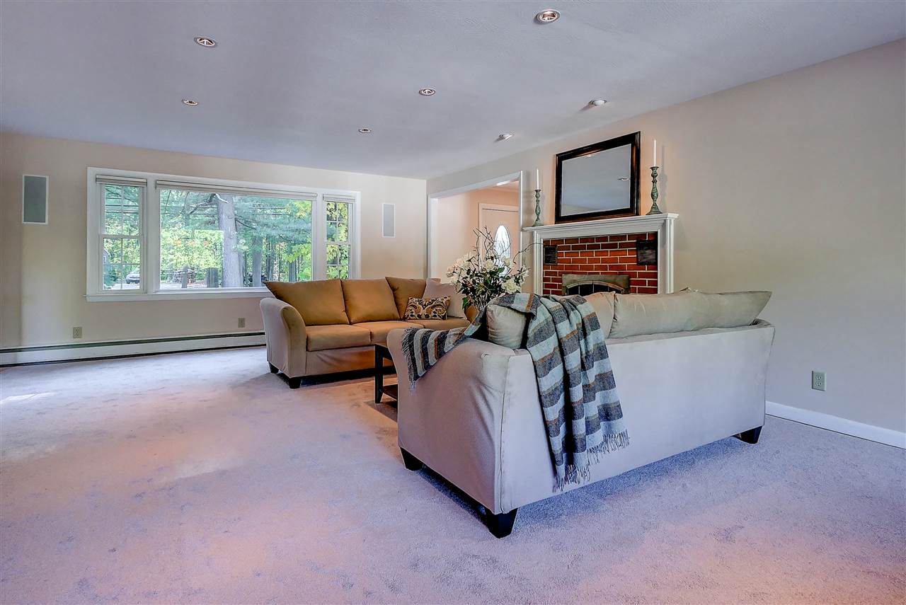 78 Gilcreast Road Londonderry, NH 03053 - Photo 7 of 40 Gallery Image 7