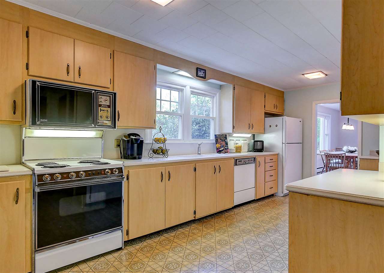 78 Gilcreast Road Londonderry, NH 03053 - Photo 10 of 40 Gallery Image 10