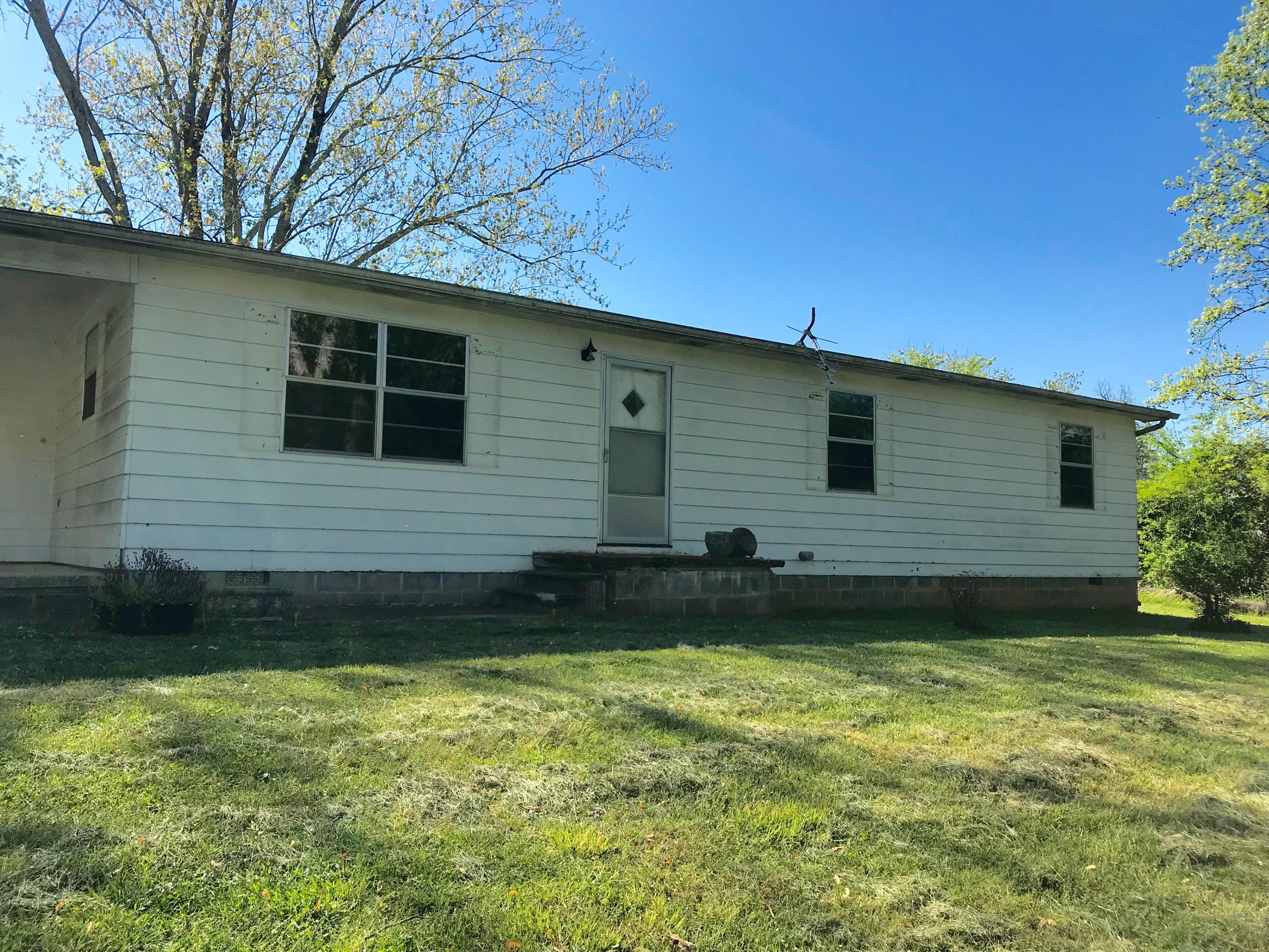 352 Co Road Sweetwater, TN 37874 - Photo 2 of 15 IMG_0842