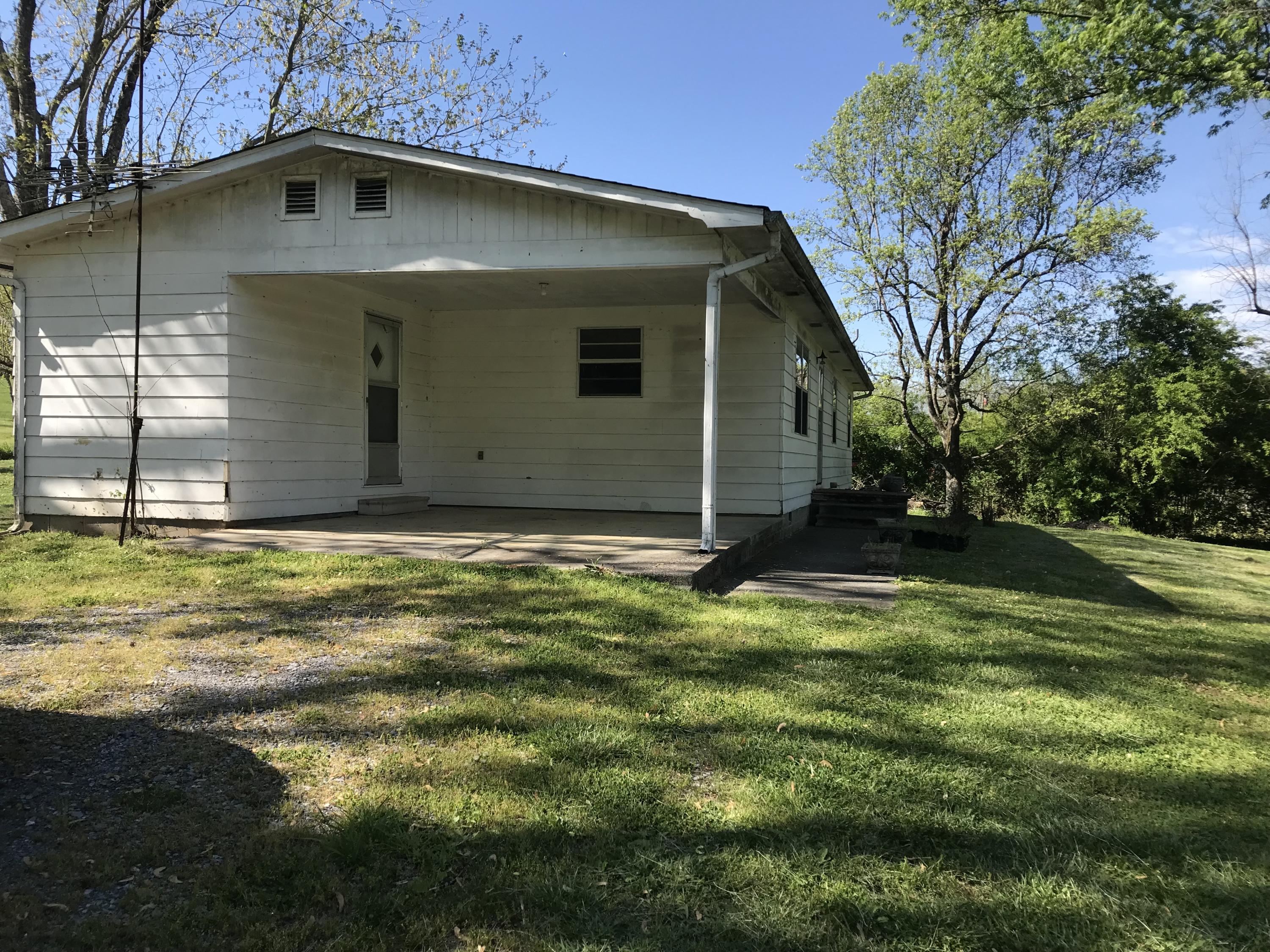 352 Co Road Sweetwater, TN 37874 - Photo 3 of 15 IMG_0849