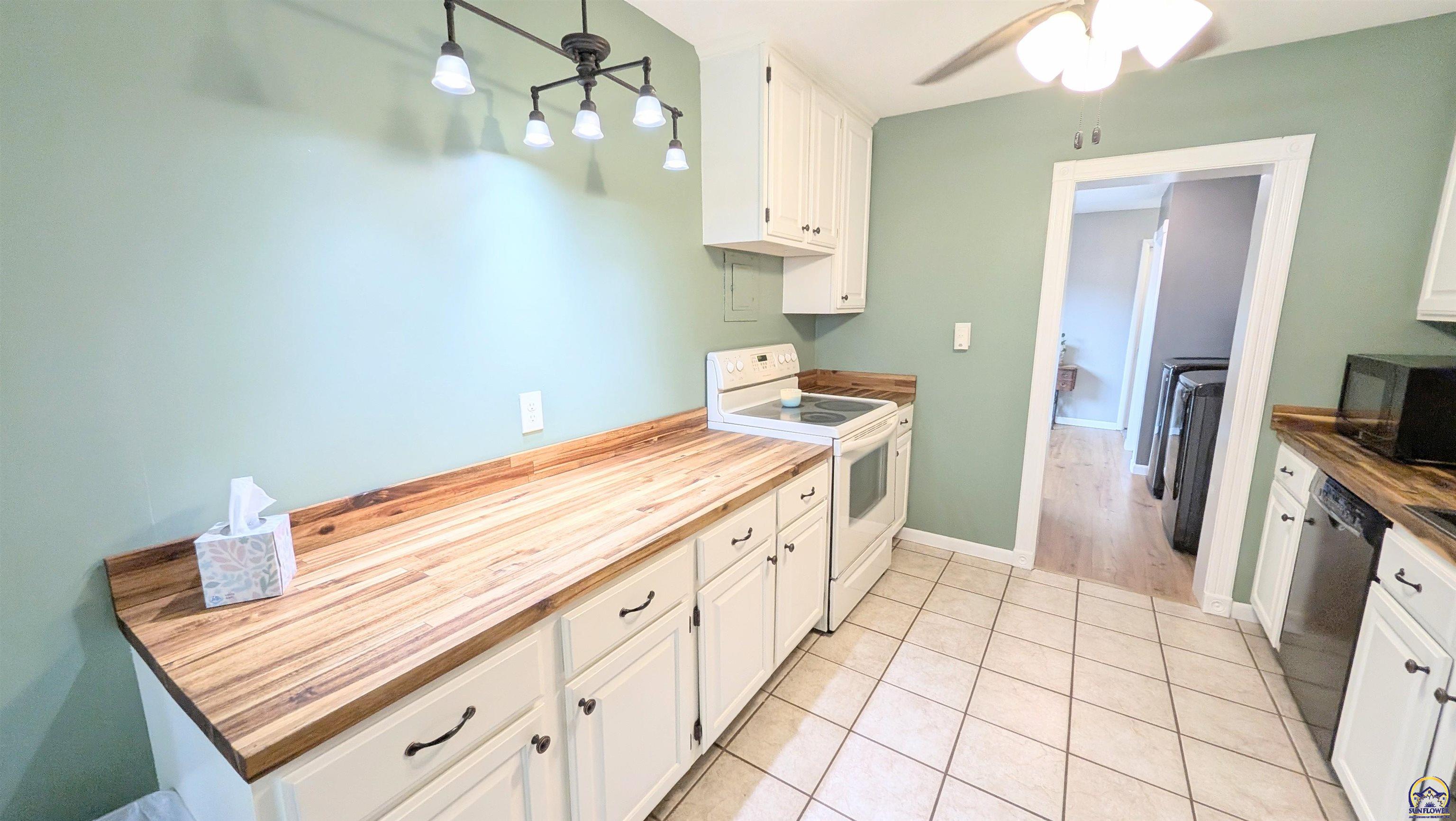 13765 South Morrill Road Carbondale, KS 66414 - Photo 19 of 46