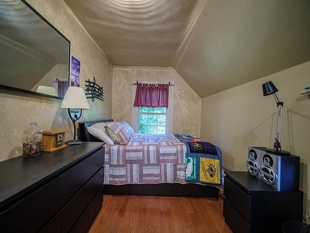 4909 West Edgewood Road Dixon, IL 61021 - Photo 77 of 96 a living room with furniture and a wooden floor