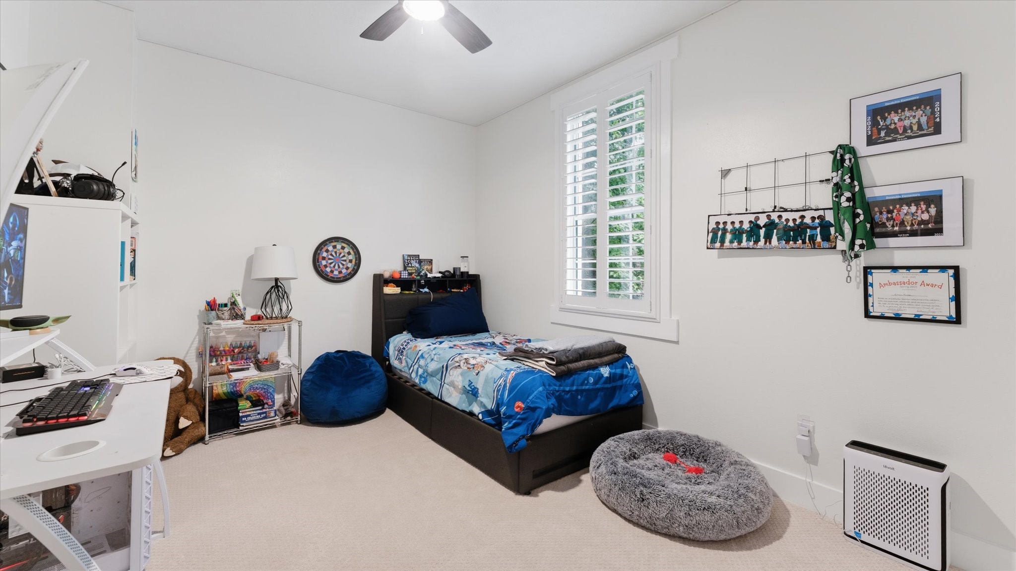 2 South Winsome Path Circle Spring, TX 77382 - Photo 33 of 47 a bedroom with furniture and a bed