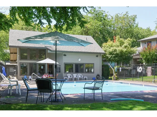 $299,900 | 7824 Northeast Loowit Loop, Unit 70, Vancouver, WA 98662