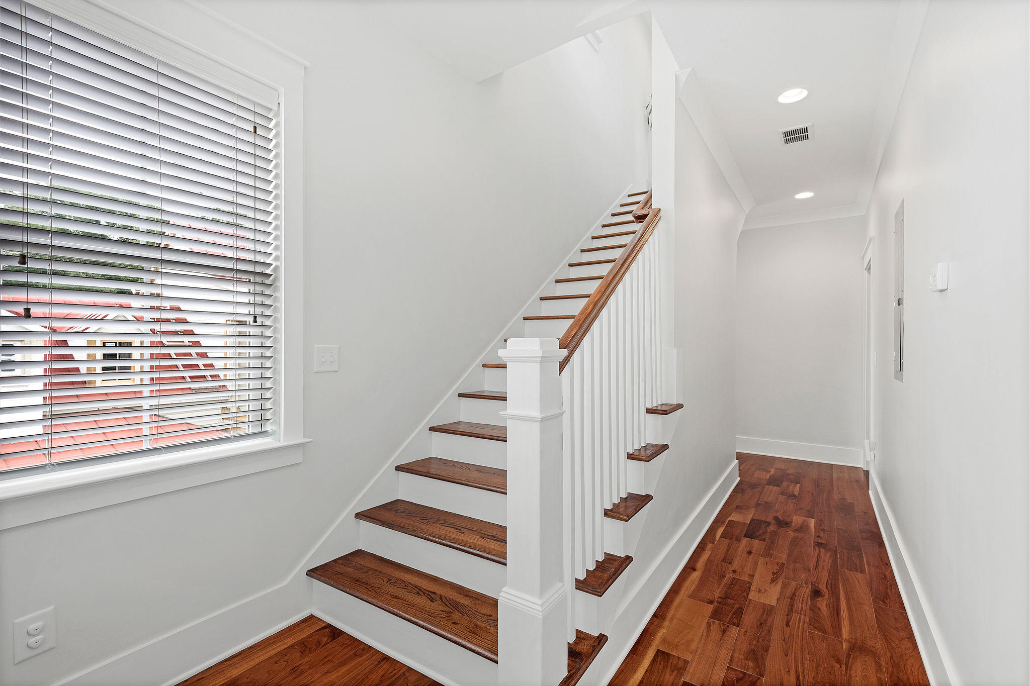 419 King Street Mount Pleasant, SC 29464 - Photo 29 of 36 419KingStreetbyKeenEyeMarketing-47